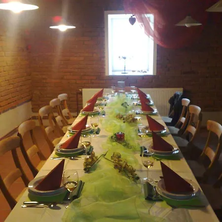 Hotel Ve Mlejne Mestecko
